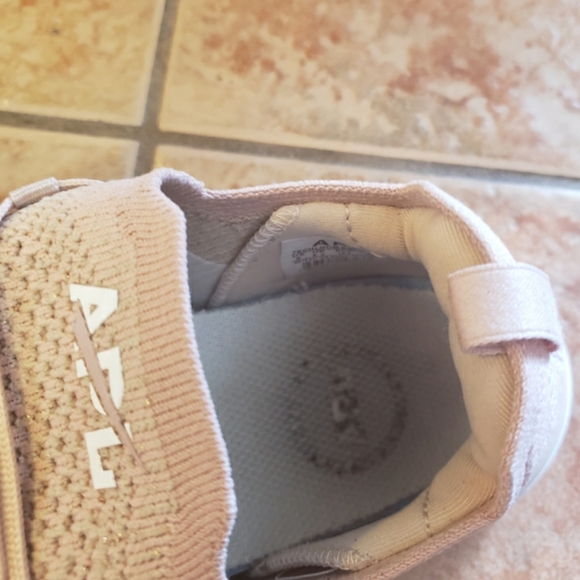 APL running shoes light pink size 8 - Picture 4 of 16